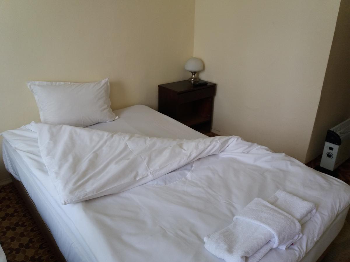 Hotel Stroitel Hisarya Dış mekan fotoğraf